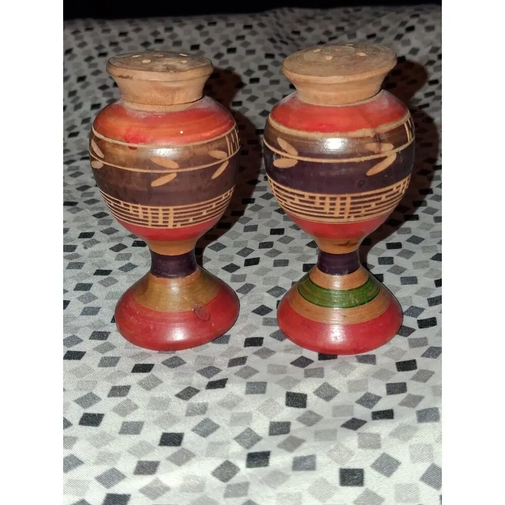 Mexican Style Wooden Salt & Pepper Shakers Novelty Pair